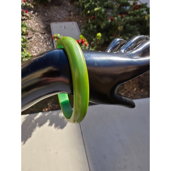 Jewelry - Vintage Olive Green Bakelite Bangle Bracelet 8" - TESTED